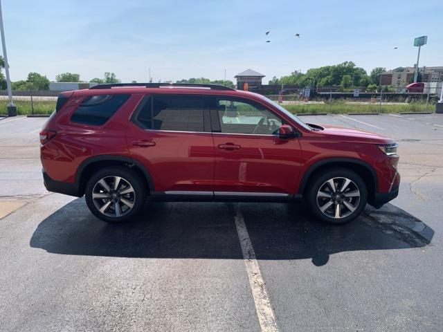 Photo of 2025 Radiant Red Metallic II Honda Pilot