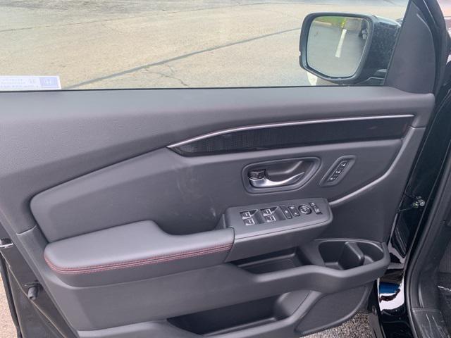 Photo of 2025 Crystal Black Pearl Honda Pilot