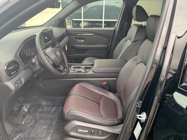 Photo of 2025 Crystal Black Pearl Honda Pilot