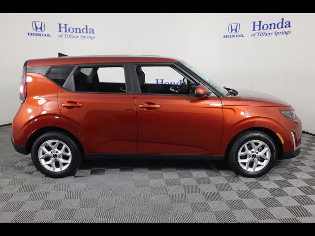 Photo of 2024 Mars Orange Kia Soul