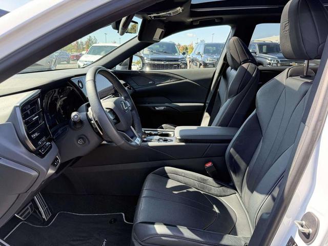 Photo of 2024 Ultra White Lexus RX 500h