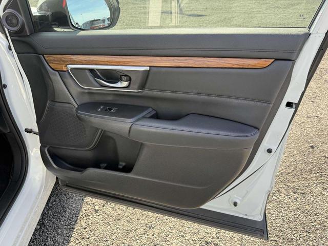 Photo of 2019 Platinum White Pearl Honda CR-V