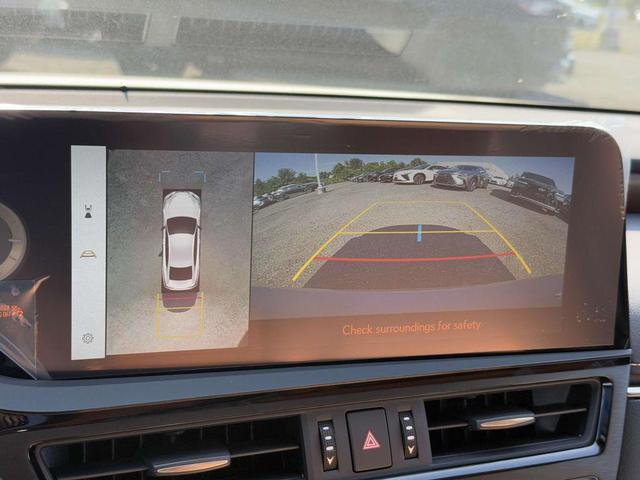 Photo of 2025 Moonbeam Beige Metallic Lexus ES 300h