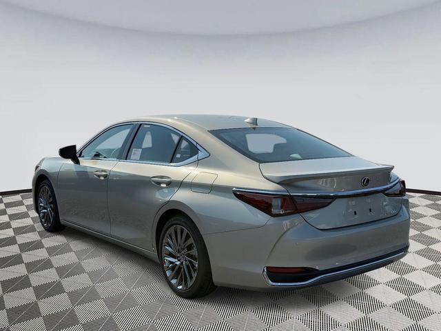 Photo of 2025 Moonbeam Beige Metallic Lexus ES 300h