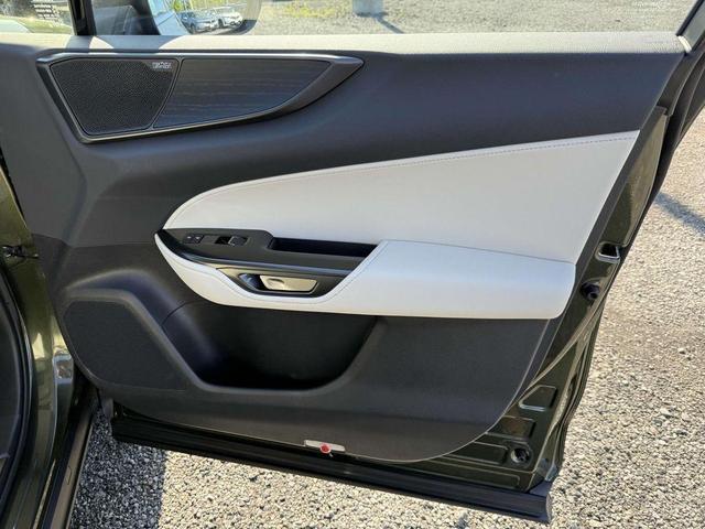 Photo of 2025 Nori Green Pearl Lexus NX 450h+