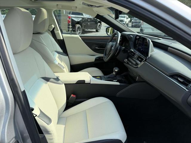 Photo of 2024 Iridium Lexus ES 350