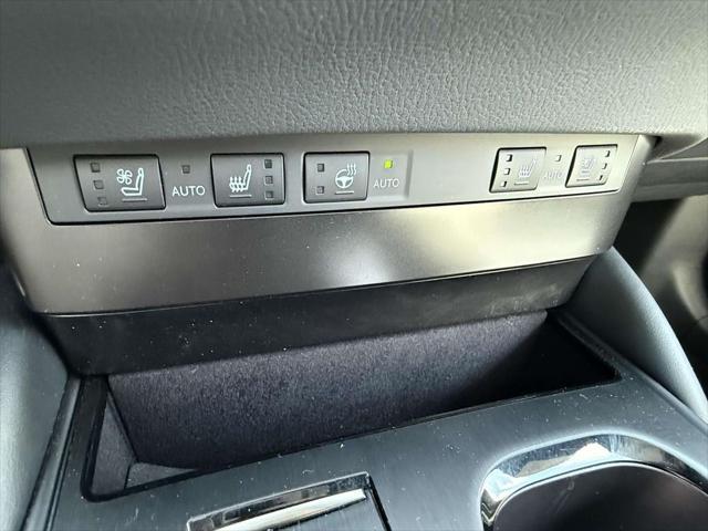 Photo of 2024 Iridium Lexus ES 350