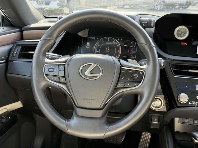 Photo of 2024 Iridium Lexus ES 350