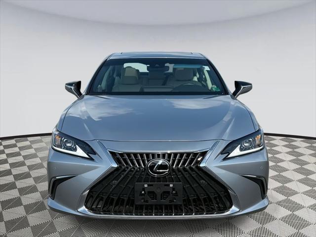 Photo of 2024 Iridium Lexus ES 350