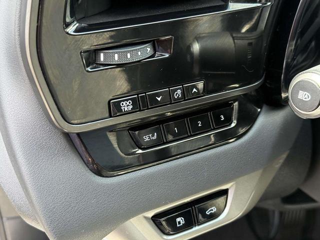 Photo of 2023 Eminent White Pearl Lexus RX 350