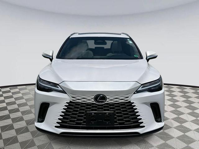 Photo of 2023 Eminent White Pearl Lexus RX 350