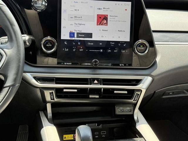 Photo of 2023 Eminent White Pearl Lexus RX 350