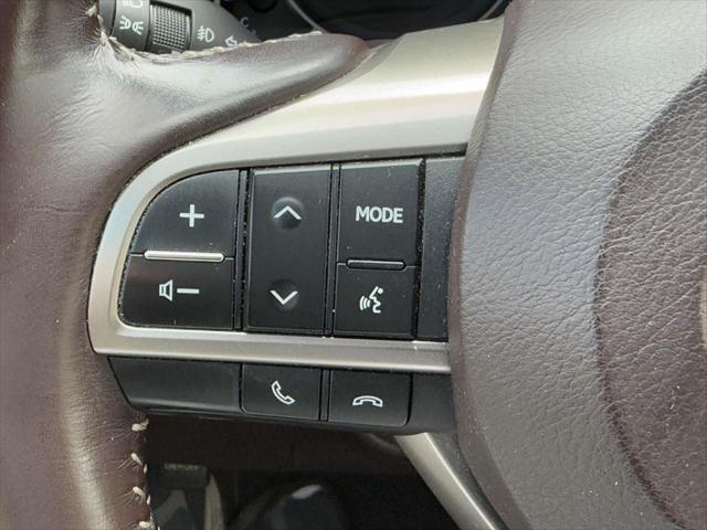 Photo of 2017 Eminent White Pearl Lexus ES 350