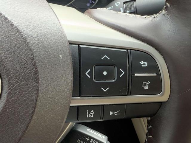 Photo of 2017 Eminent White Pearl Lexus ES 350