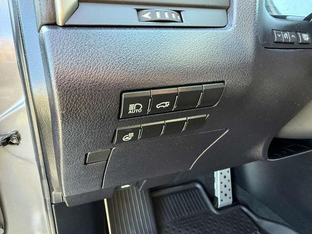 Photo of 2022 Nebula Gray Pearl Lexus RX 350
