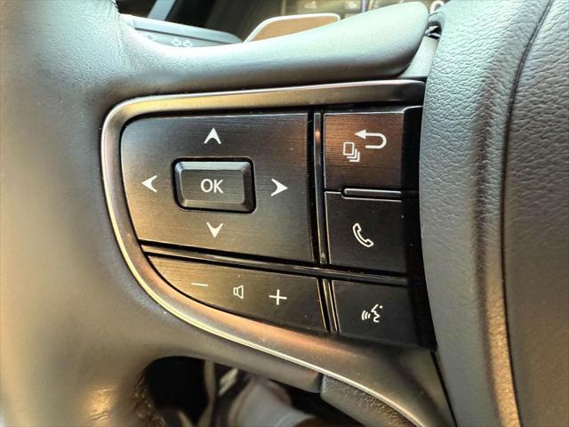 Photo of 2024 Obsidian Lexus ES 350
