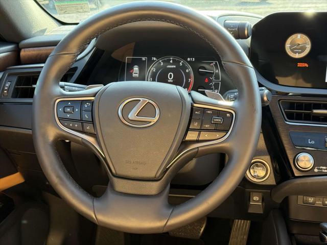 Photo of 2024 Obsidian Lexus ES 350