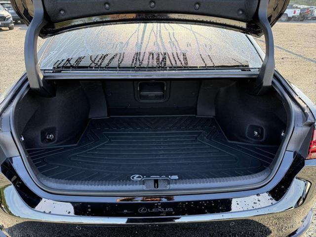 Photo of 2024 Obsidian Lexus ES 350