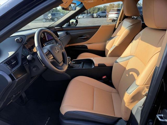 Photo of 2024 Obsidian Lexus ES 350