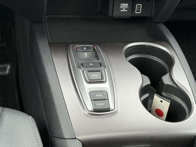 Photo of 2021 Platinum White Pearl Honda Pilot