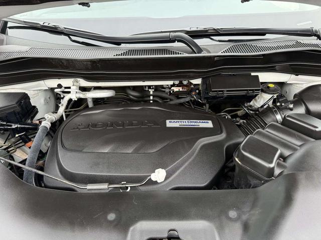 Photo of 2021 Platinum White Pearl Honda Pilot
