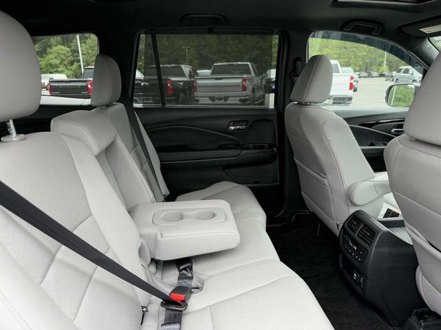 Photo of 2021 Deep Scarlet Pearl Honda Passport
