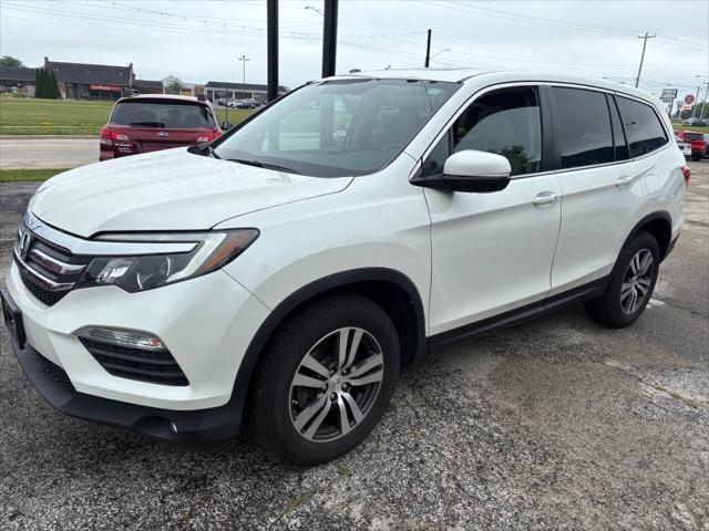 Photo of 2016 White Diamond Pearl Honda Pilot