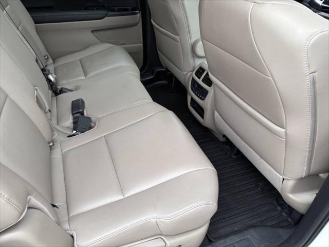 Photo of 2016 White Diamond Pearl Honda Pilot