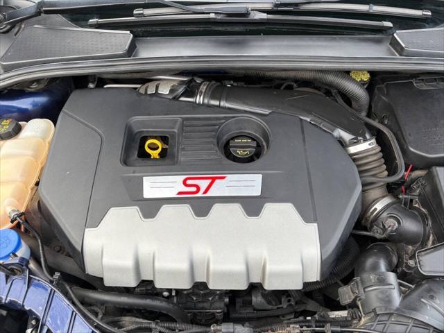 Photo of 2016 Kona Blue Ford Focus ST