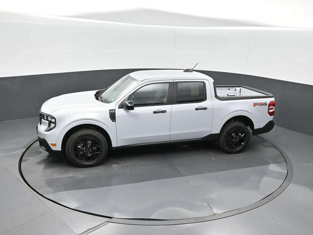 Photo of 2025 Space White Metallic Ford Maverick