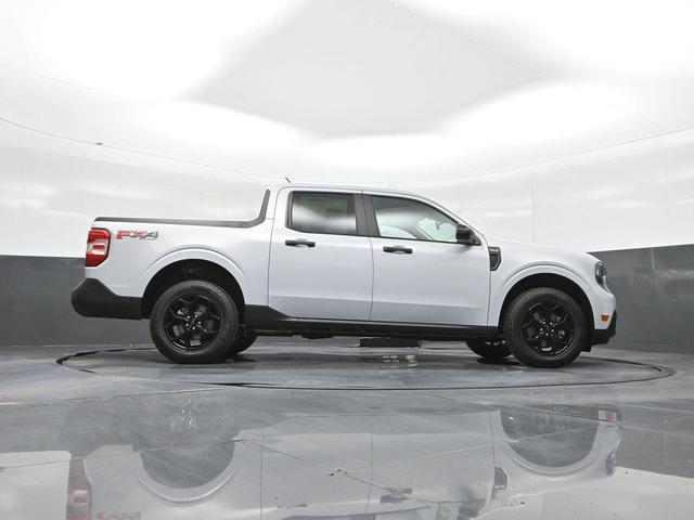 Photo of 2025 Space White Metallic Ford Maverick