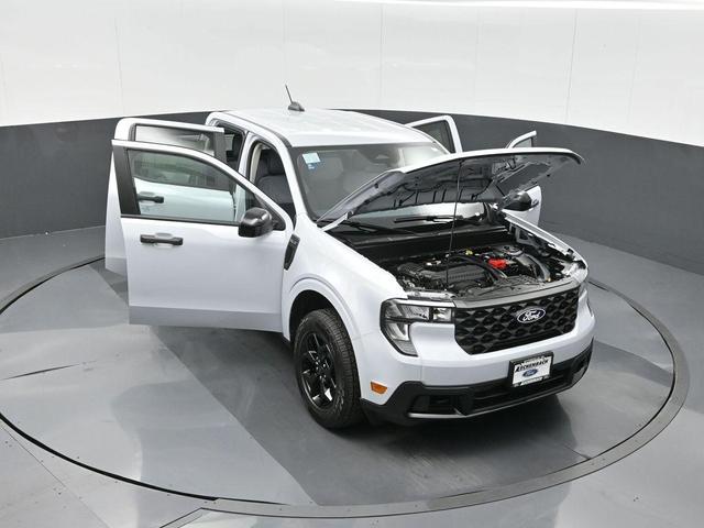 Photo of 2025 Space White Metallic Ford Maverick