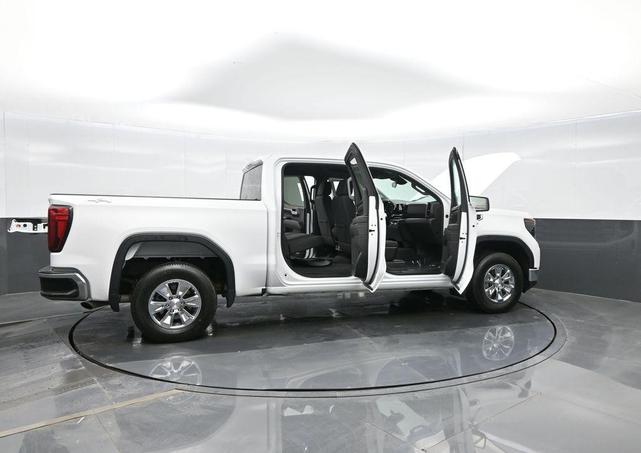 Photo of 2024 Summit White GMC Sierra 1500