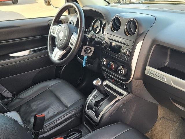 Photo of 2017 Billet Silver Metallic Clearcoat Jeep Compass