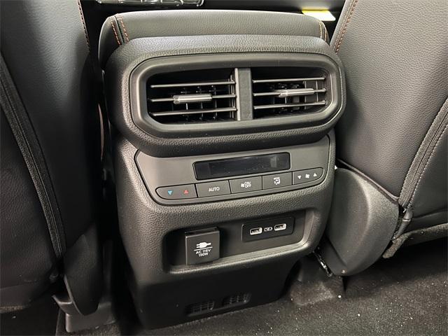 Photo of 2025 Crystal Black Pearl Honda Pilot