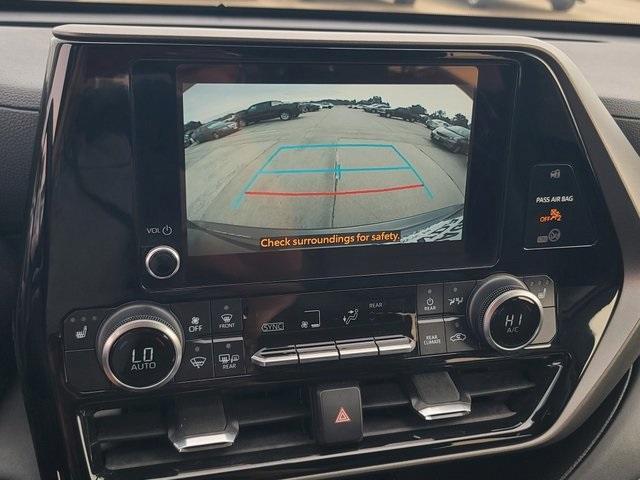 Photo of 2023 Gray Toyota Highlander