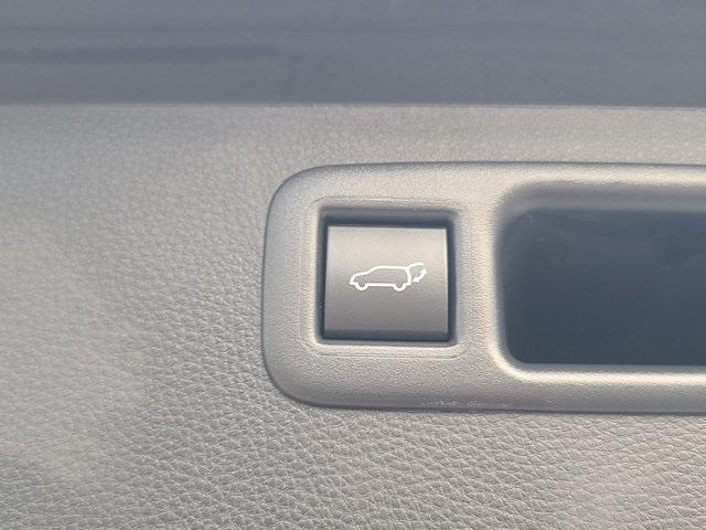 Photo of 2023 Gray Toyota Highlander