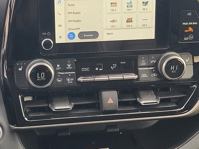 Photo of 2023 Gray Toyota Highlander