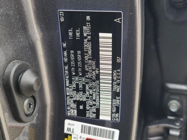 Photo of 2023 Gray Toyota Highlander