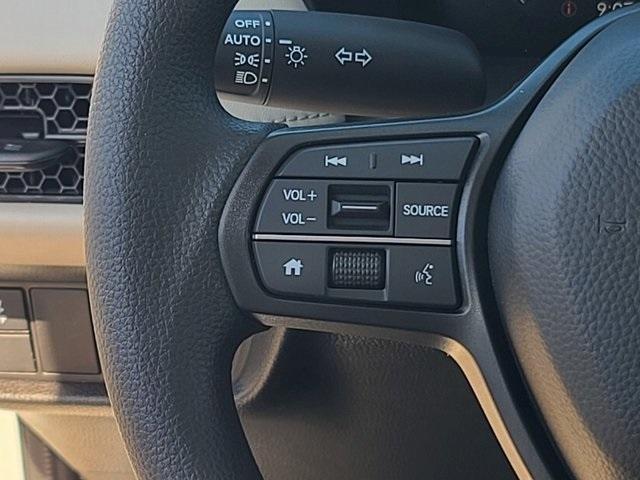 Photo of 2025 Platinum White Pearl Honda HR-V
