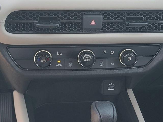 Photo of 2025 Platinum White Pearl Honda HR-V