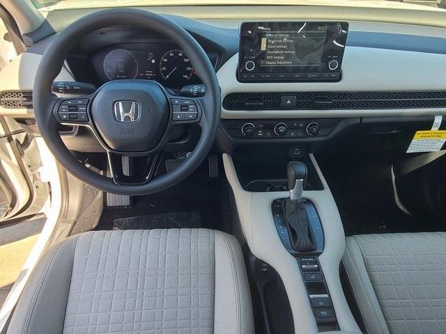 Photo of 2025 Platinum White Pearl Honda HR-V