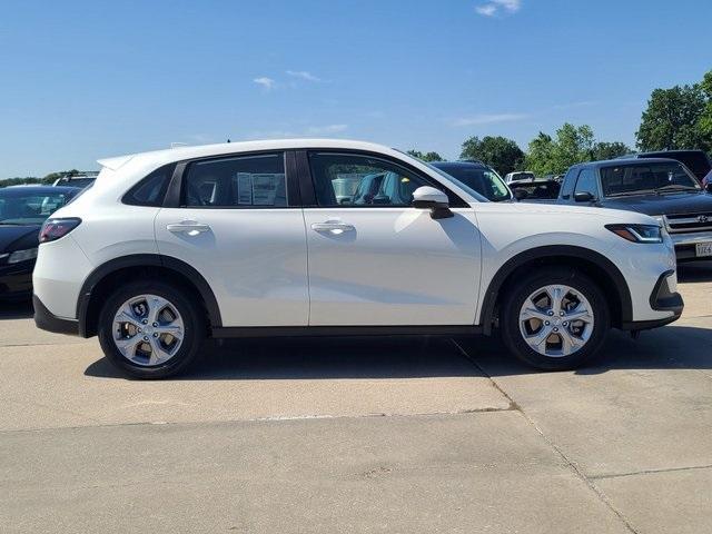 Photo of 2025 Platinum White Pearl Honda HR-V