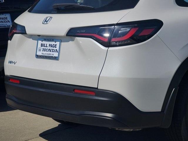 Photo of 2025 Platinum White Pearl Honda HR-V