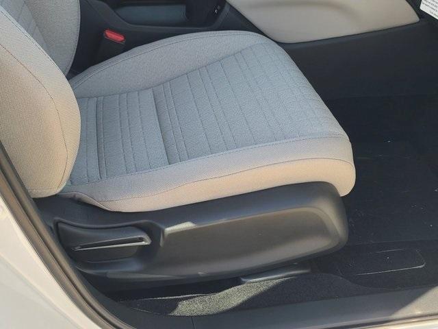 Photo of 2025 Platinum White Pearl Honda HR-V