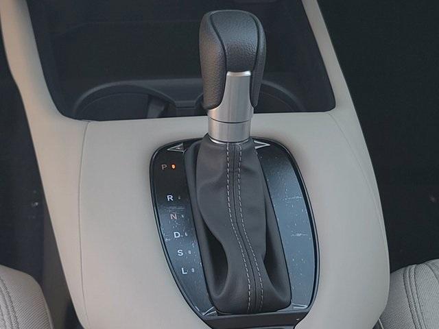 Photo of 2025 Platinum White Pearl Honda HR-V