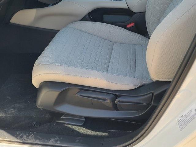 Photo of 2025 Platinum White Pearl Honda HR-V
