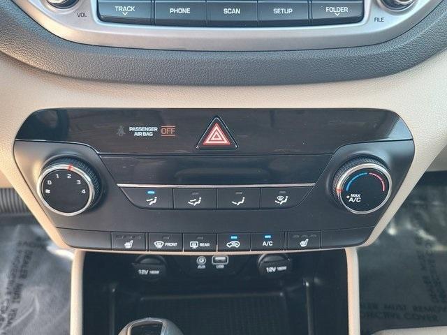 Photo of 2016 Winter White Hyundai TUCSON