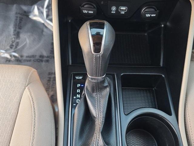Photo of 2016 Winter White Hyundai TUCSON