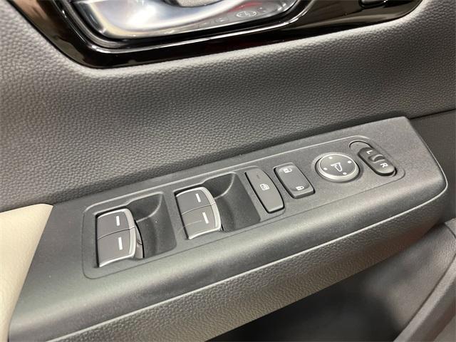 Photo of 2026 Platinum White Pearl Honda CR-V